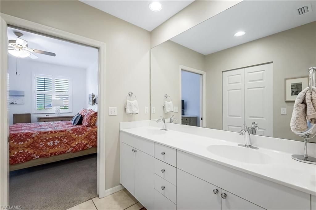470 Launch Cir , Unit V301, Naples, FL 34108 Photo