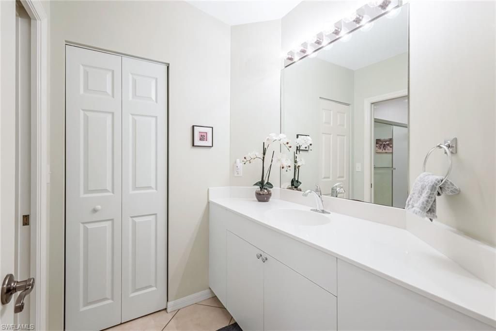 470 Launch Cir , Unit V301, Naples, FL 34108 Photo