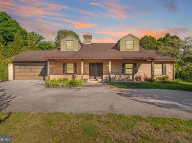 2020 ALCOTT ROAD, YORK, PA 17406