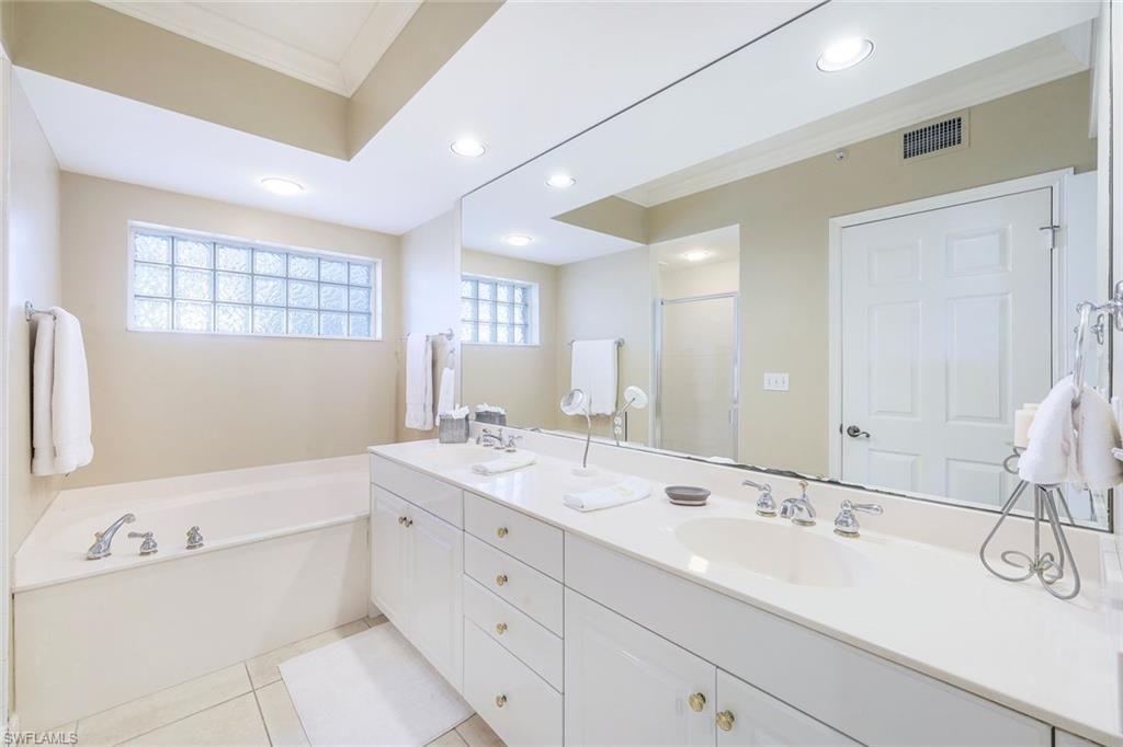325 Dunes Blvd, Unit 406, Naples, FL 34110 Photo