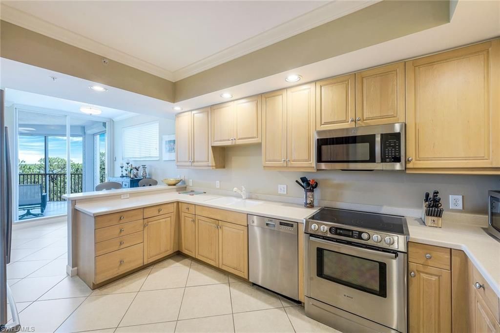 325 Dunes Blvd, Unit 406, Naples, FL 34110 Photo