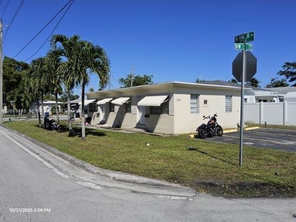 756 NW 5th St , Unit 1S, Hallandale Beach, FL 33009
