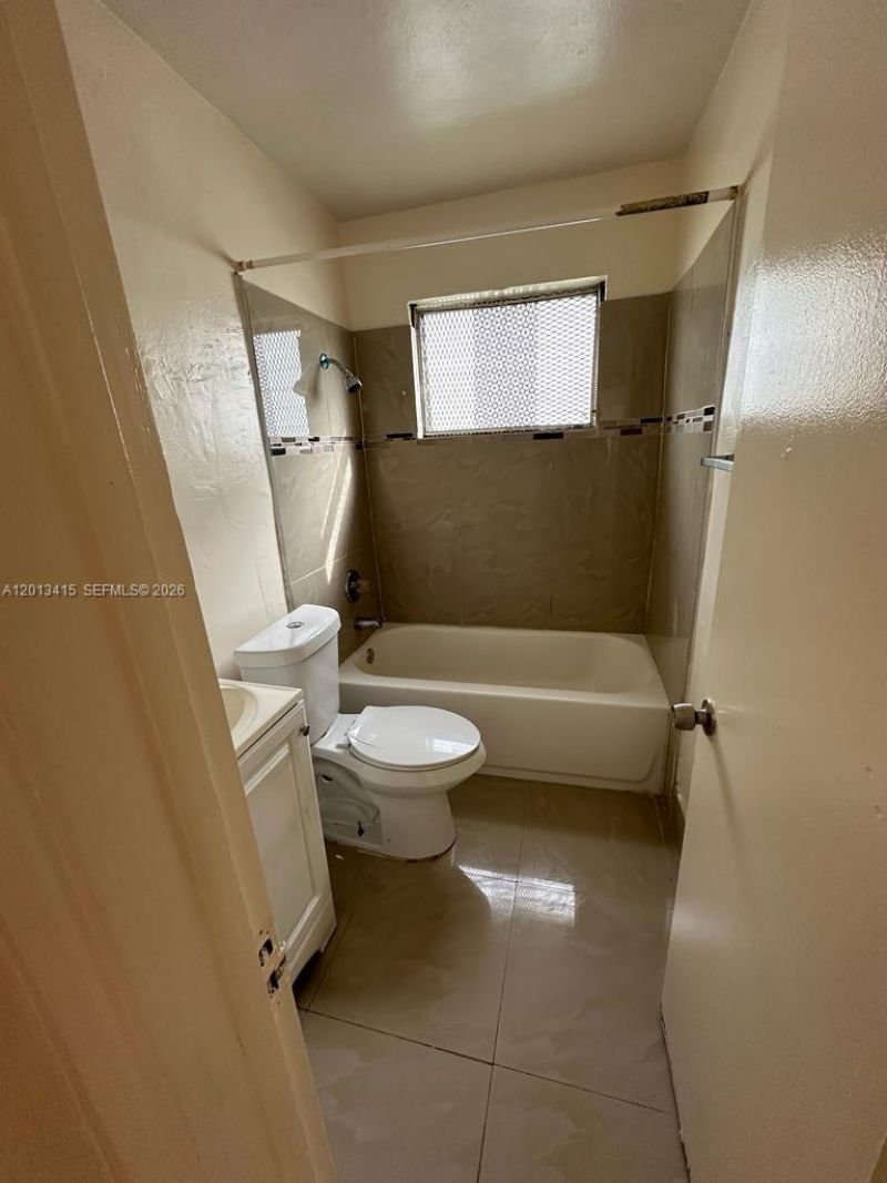 756 NW 5th St, Unit 1S, Hallandale Beach, FL 33009 Photo