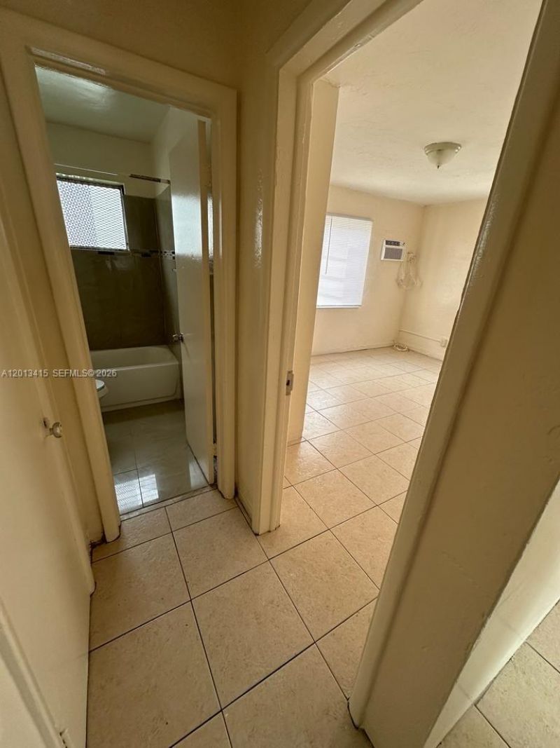756 NW 5th St, Unit 1S, Hallandale Beach, FL 33009 Photo