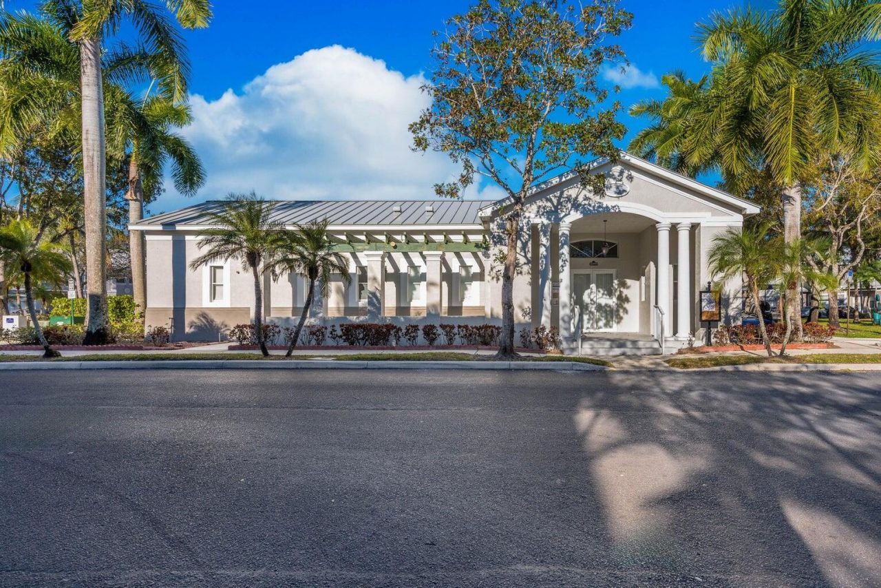 3904 Shoma Drive, Royal Palm Beach, FL 33414 Photo