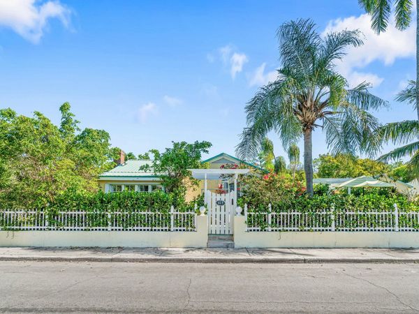 629 Selkirk Street, West Palm Beach, FL 33405