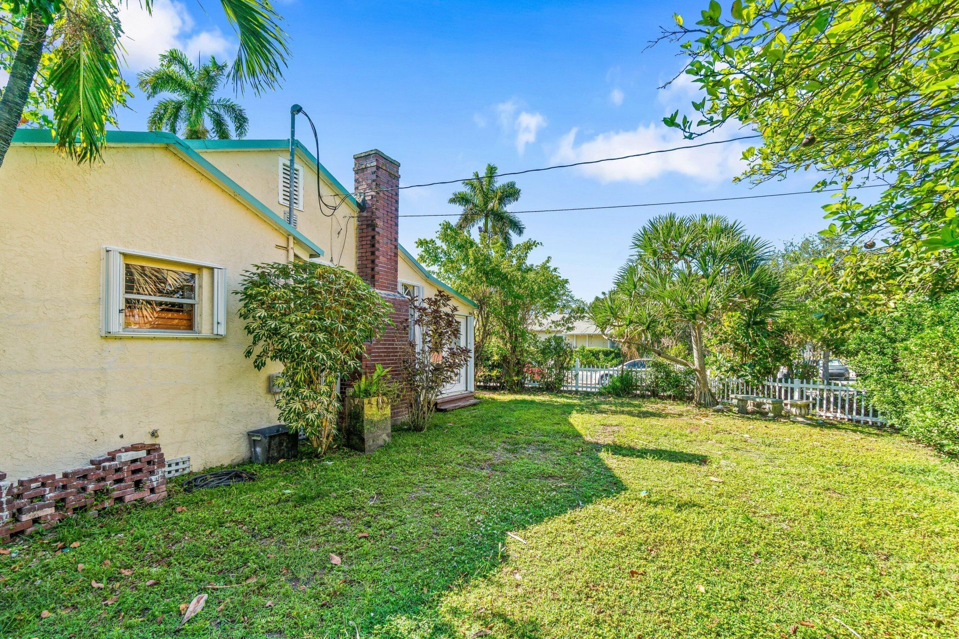 629 Selkirk Street, West Palm Beach, FL 33405 Photo