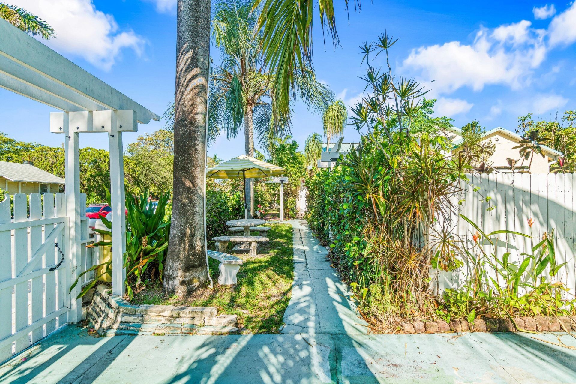 629 Selkirk Street, West Palm Beach, FL 33405 Photo