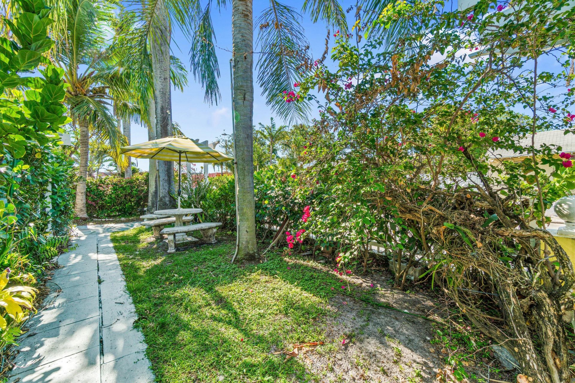 629 Selkirk Street, West Palm Beach, FL 33405 Photo