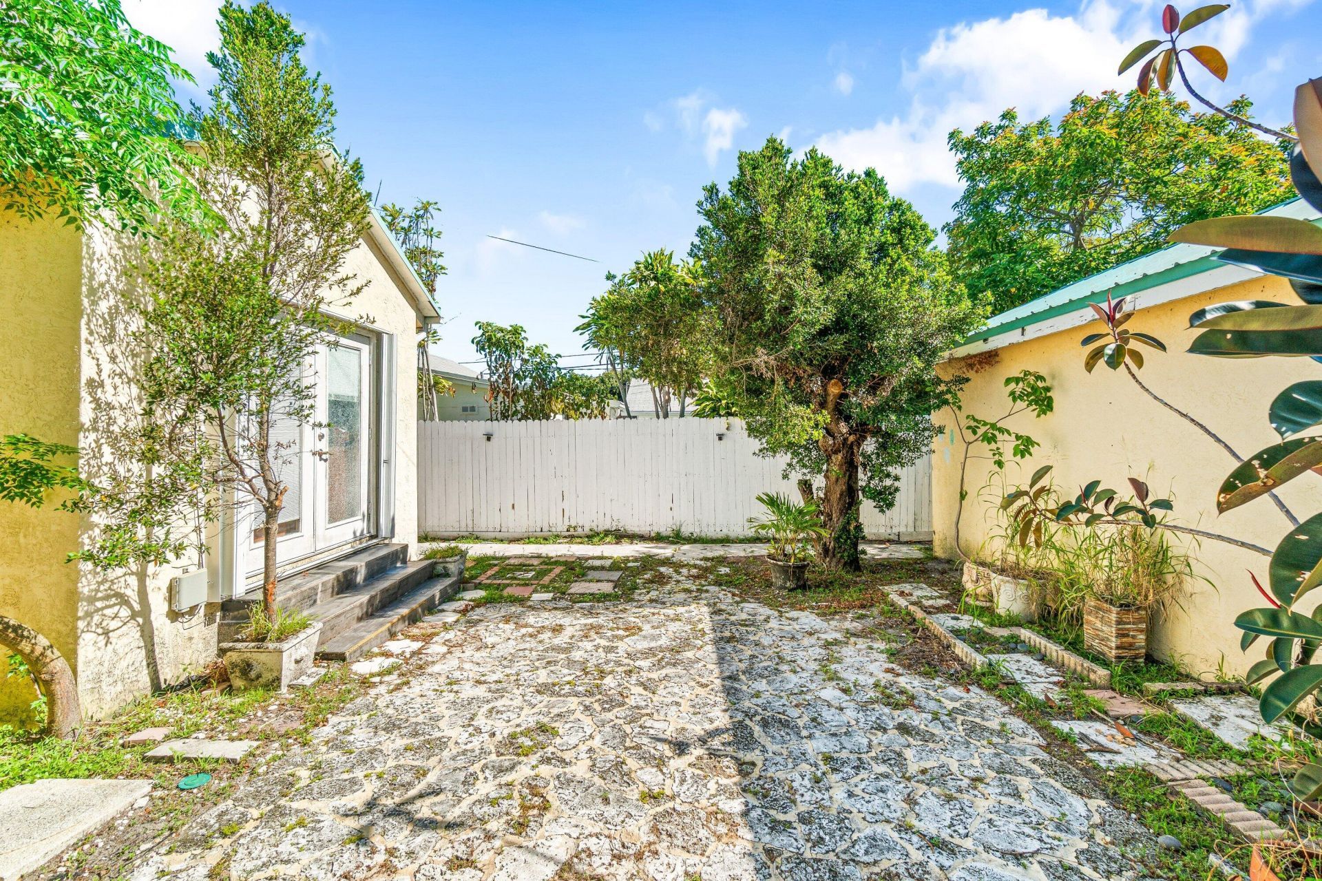 629 Selkirk Street, West Palm Beach, FL 33405 Photo