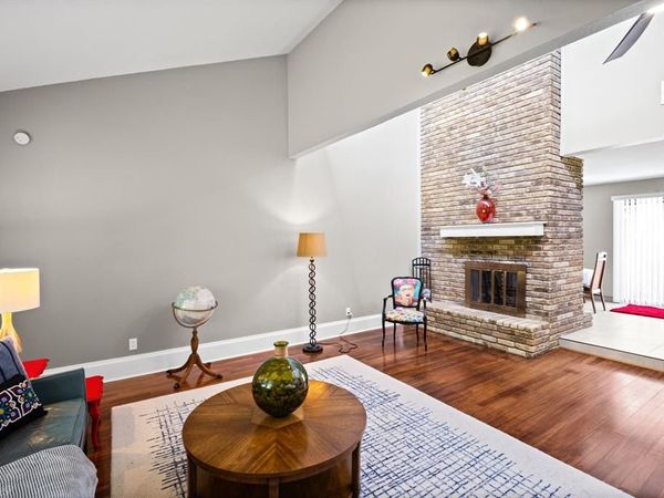 1023 Auburn Drive, Arlington, TX 76012