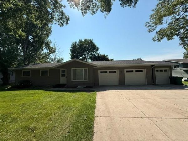 608 S Donnelly Avenue, Litchfield, MN 55355