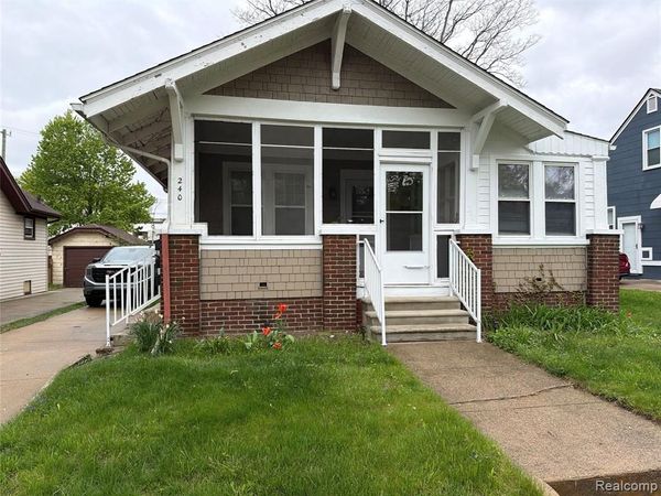240 E Breckenridge Street, Oakland Twp, MI 48220