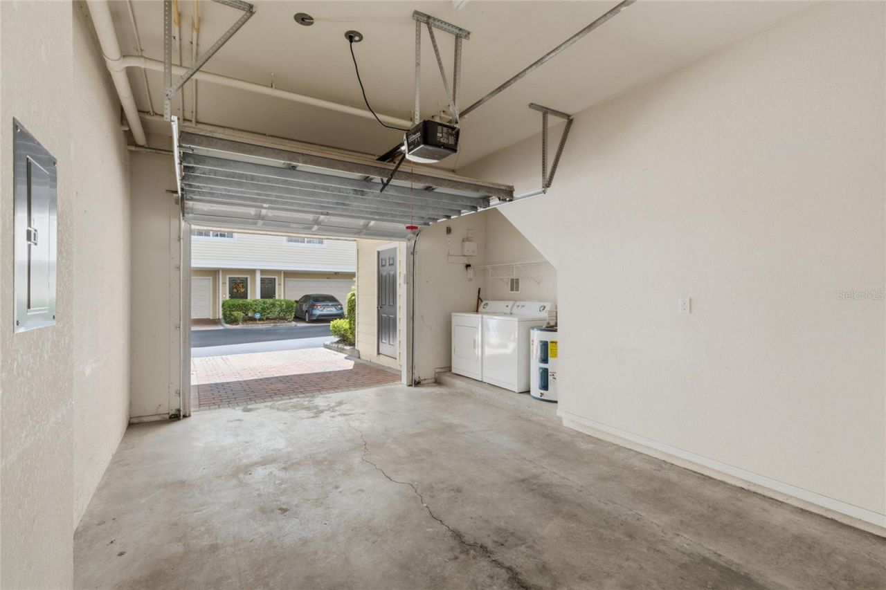 9875 Meadow Field Circle, Tampa, FL 33626 Photo