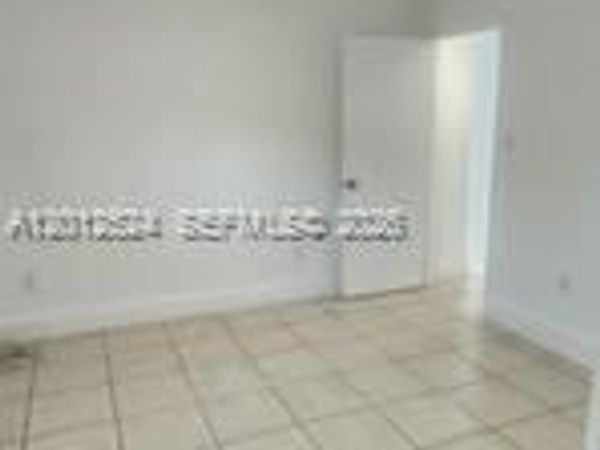 1074 NW 27th St, Miami, FL 33127