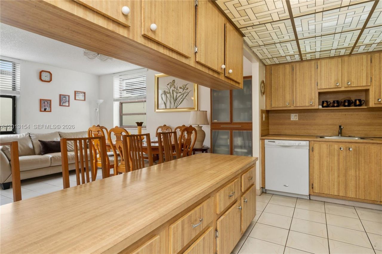 20401 NE 30th Ave , Unit 416-8, Aventura, FL 33180 Photo