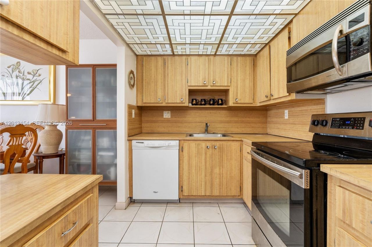 20401 NE 30th Ave , Unit 416-8, Aventura, FL 33180 Photo
