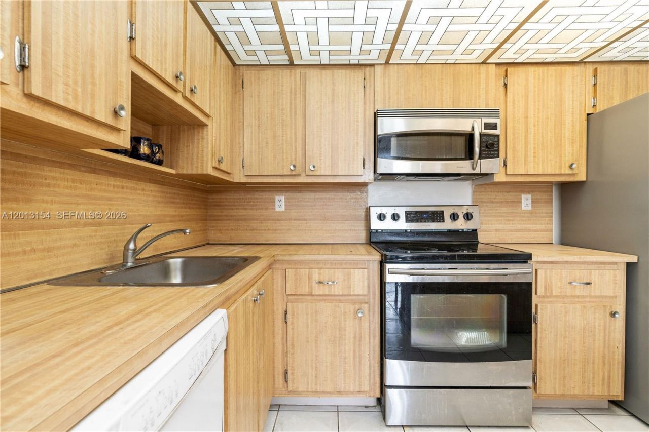 20401 NE 30th Ave , Unit 416-8, Aventura, FL 33180 Photo