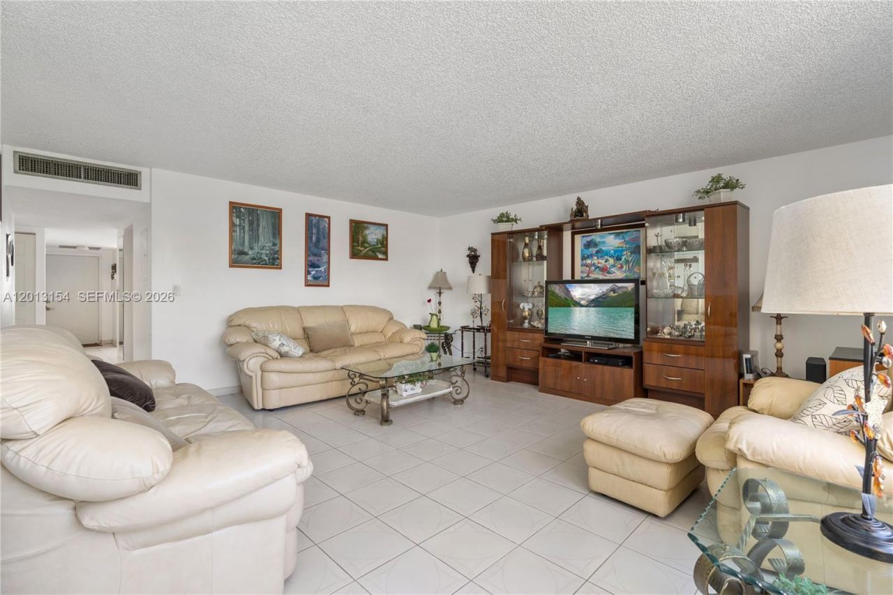 20401 NE 30th Ave , Unit 416-8, Aventura, FL 33180 Photo