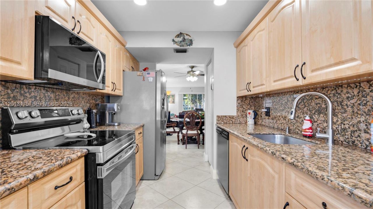13000 SW 15th Ct, Unit 101U, Pembroke Pines, FL 33027 Photo