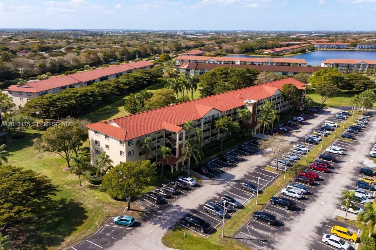 13000 SW 15th Ct, Unit 101U, Pembroke Pines, FL 33027 Photo