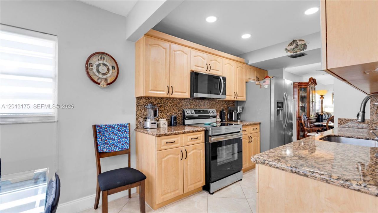 13000 SW 15th Ct, Unit 101U, Pembroke Pines, FL 33027 Photo