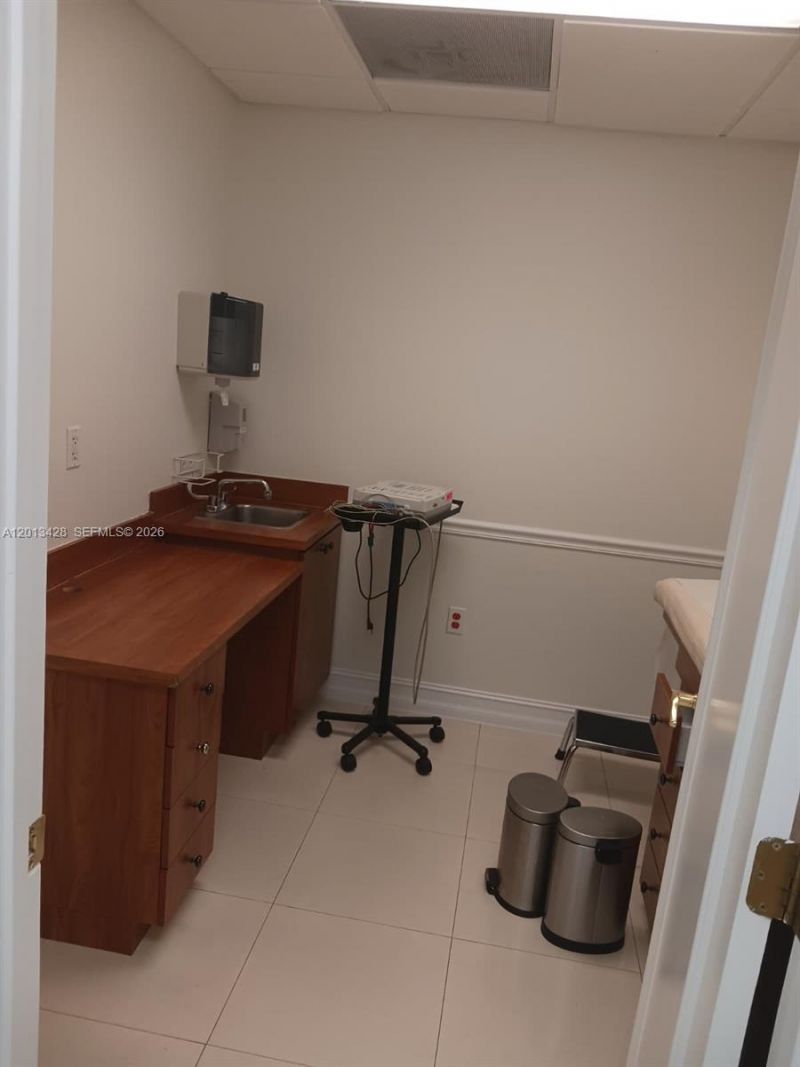 13155 SW 42nd St, Unit 111 & 112, Miami, FL 33175 Photo