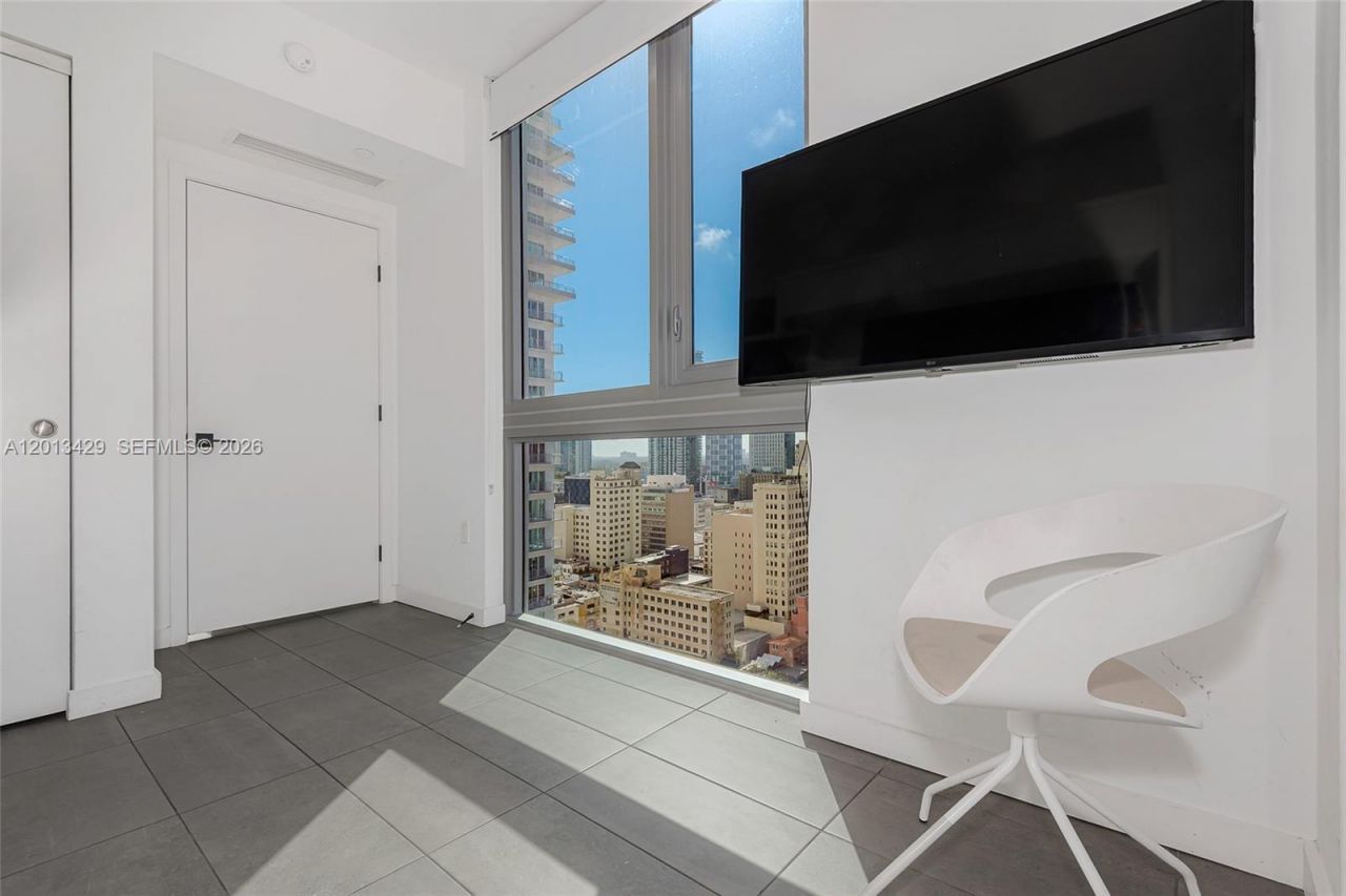 227 NE 2nd St , Unit 2206, Miami, FL 33132 Photo
