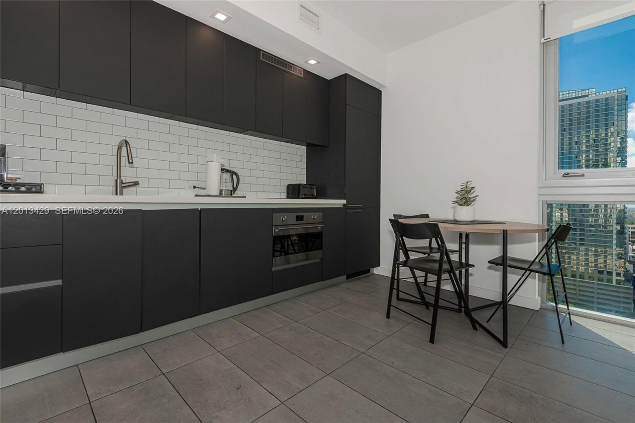 227 NE 2nd St , Unit 2206, Miami, FL 33132 Photo