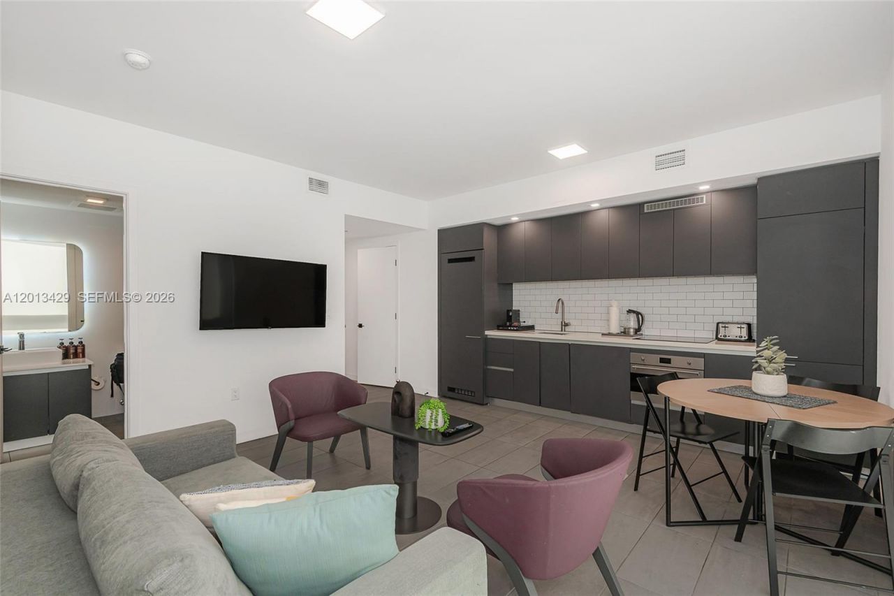 227 NE 2nd St , Unit 2206, Miami, FL 33132 Photo