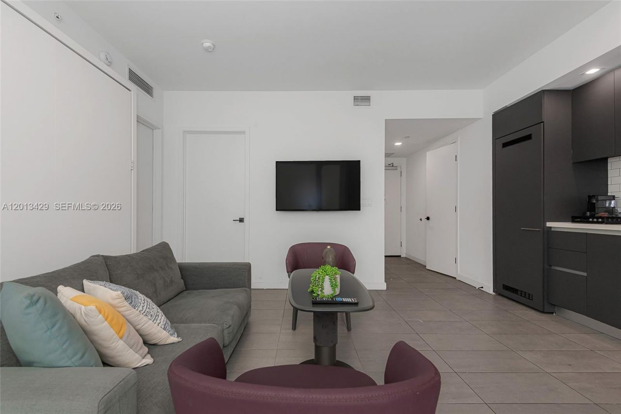 227 NE 2nd St , Unit 2206, Miami, FL 33132 Photo