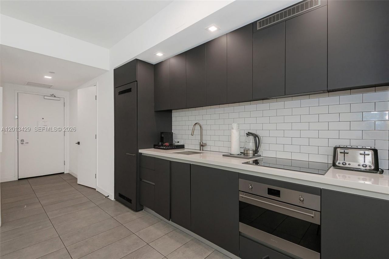 227 NE 2nd St , Unit 2206, Miami, FL 33132 Photo