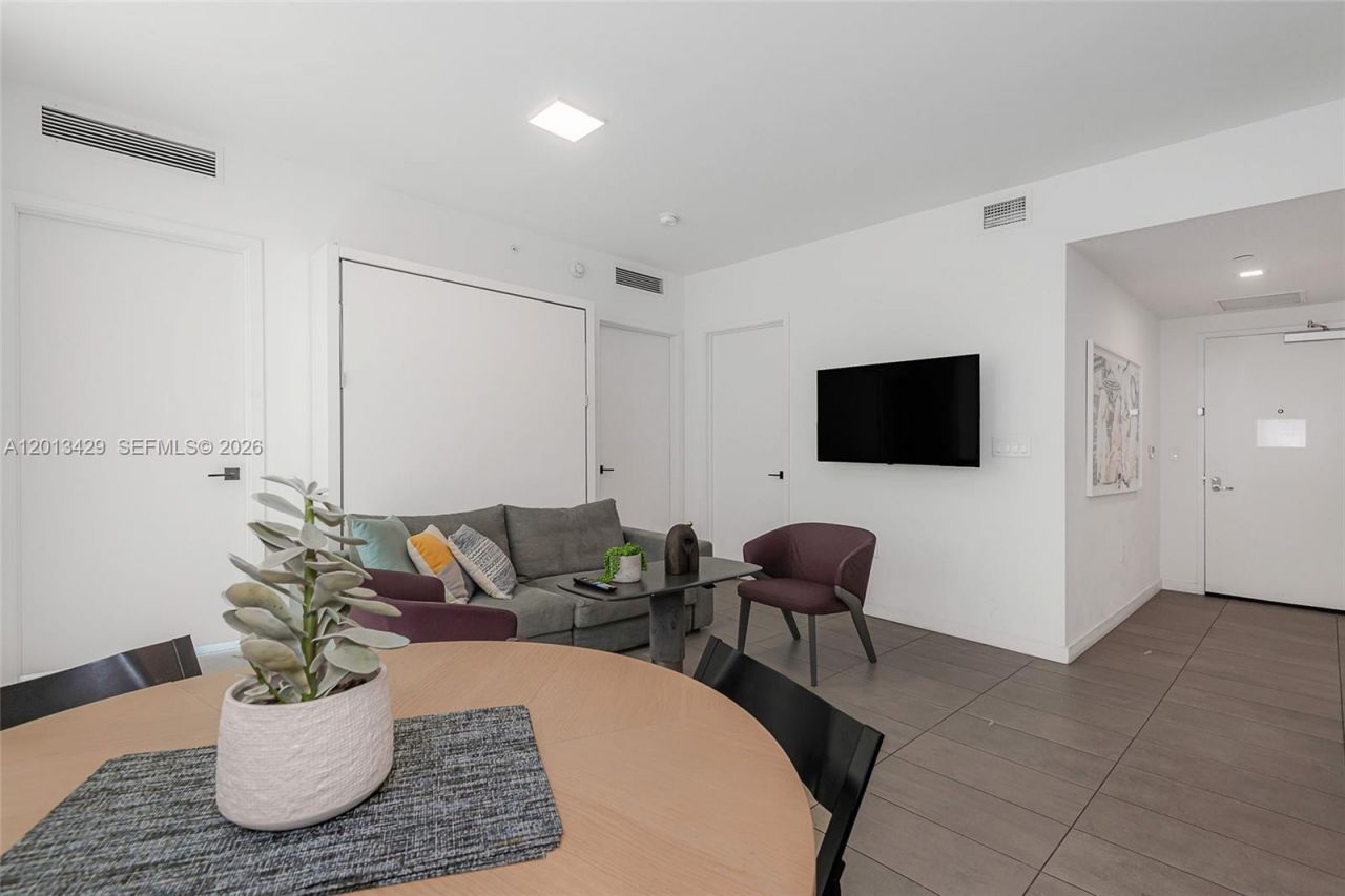 227 NE 2nd St , Unit 2206, Miami, FL 33132 Photo