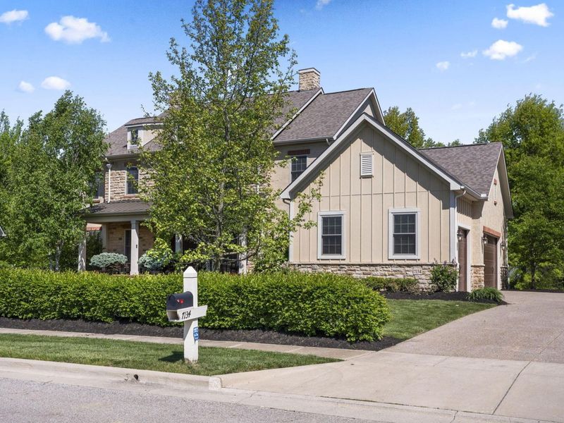 7134 Wilton Chase Street, Dublin, OH 43017 Photo 2
