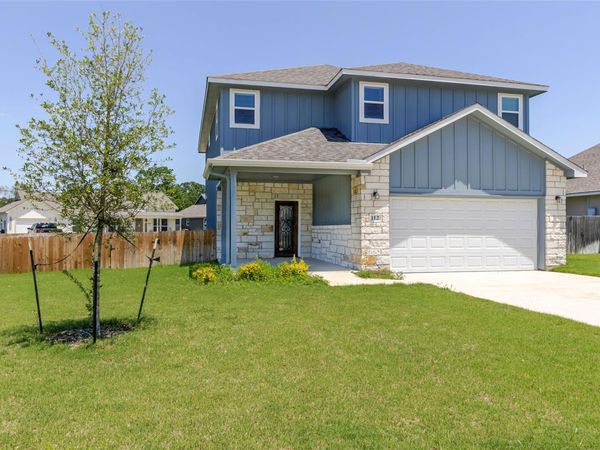 112 Callie ST, Smithville, TX 78957