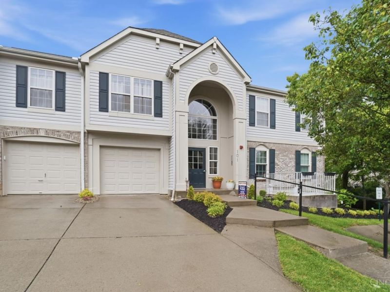 101 Postoak Lane, Unit A, Milford, OH 45150 Photo 2