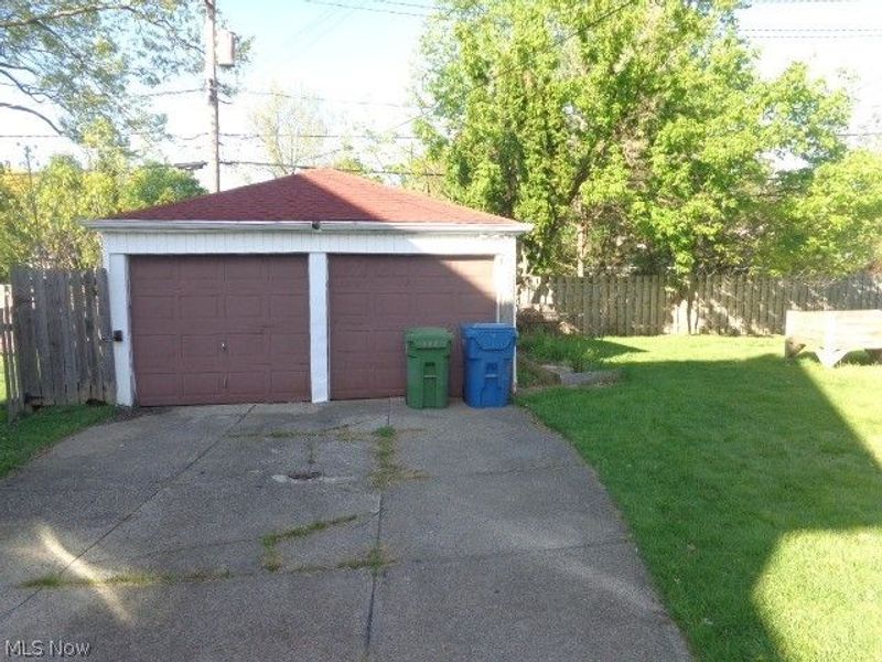 9504 Eureka Parkway, Parma Heights, OH 44130 Photo 17