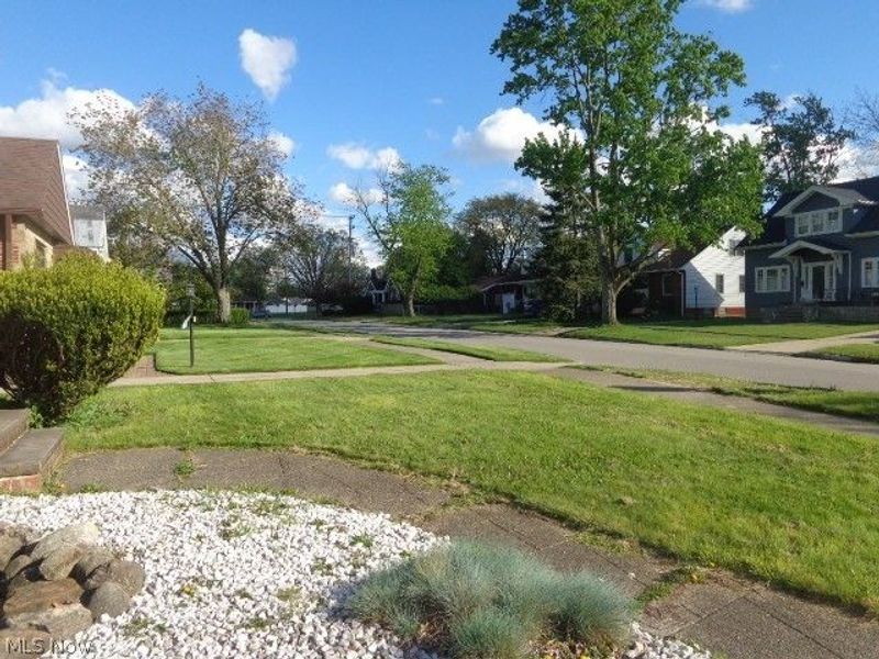 9504 Eureka Parkway, Parma Heights, OH 44130 Photo 20