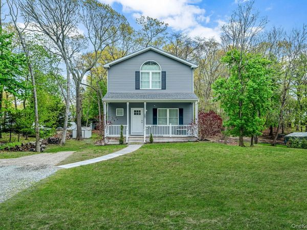 187 Hallock Street , Riverhead, NY 11901