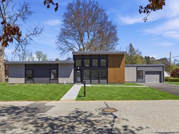 321 Willow Grove St, Hackettstown, NJ 07840