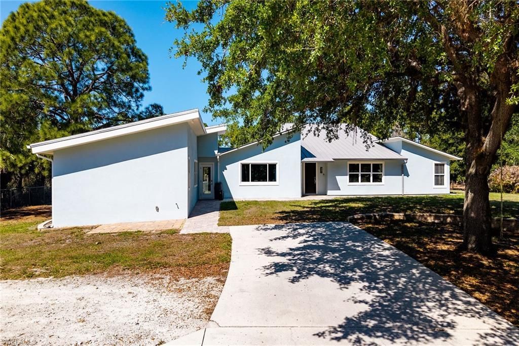 681 15th St Sw, Naples, FL 34117 Photo