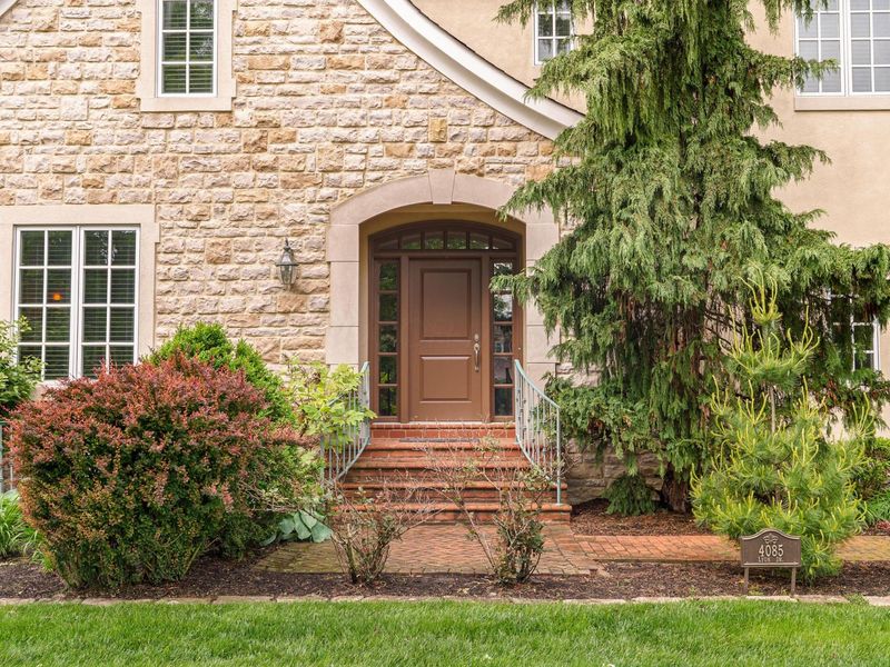4085 Lyon Drive, Columbus, OH 43220 Photo 2
