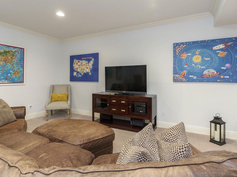 4085 Lyon Drive, Columbus, OH 43220 Photo 48