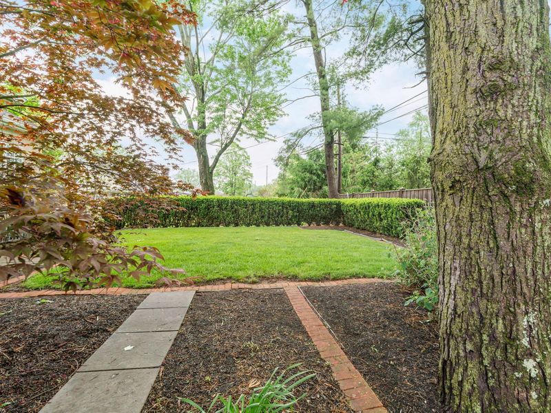 4085 Lyon Drive, Columbus, OH 43220 Photo 57