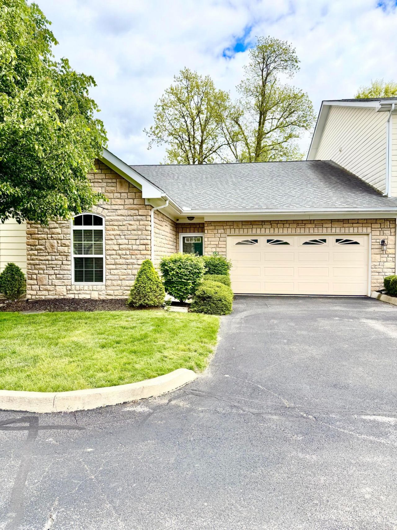 130 Lakes At Cheshire Drive , Delaware, OH 43015 Main Photo