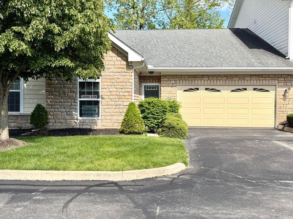 130 Lakes At Cheshire Drive, Delaware, OH 43015