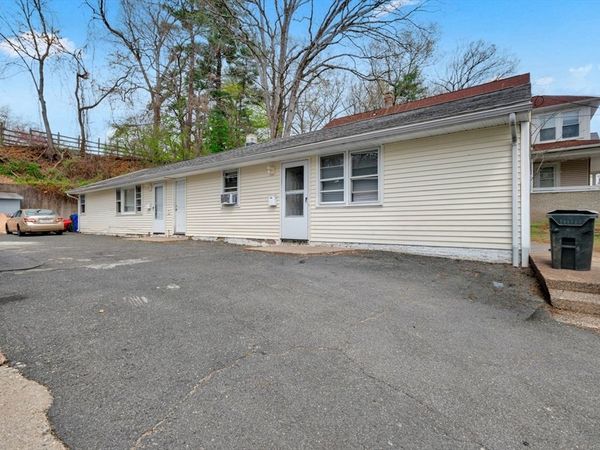 746-748 Alden St, Springfield, MA 01109