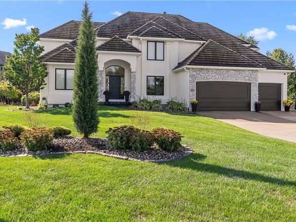 4206 NE Edmonson Court, Lee's Summit, MO 64064