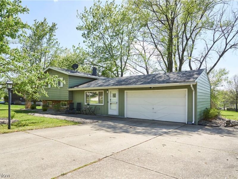 890 Iroquois Run, Macedonia, OH 44056 Photo 2