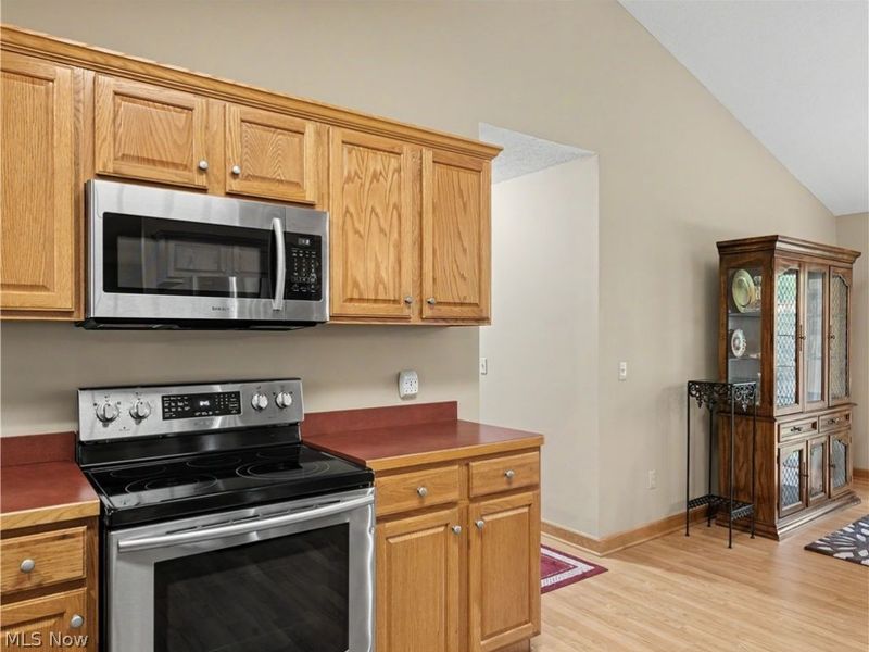 3671 White Oak Drive, Norton, OH 44203 Photo 10